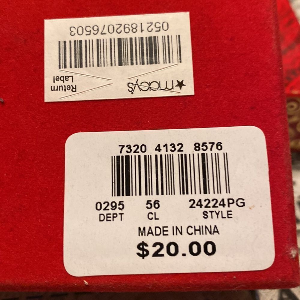 Macy’s Red Ribbon Pin NIB - Picture 2 of 3